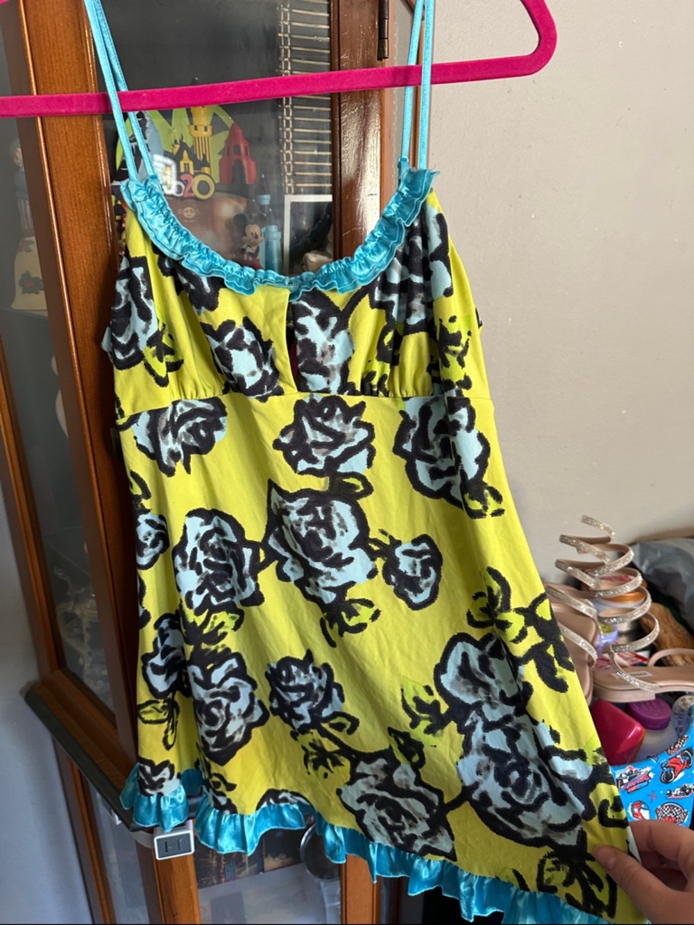 Jenni by Jennifer Moore Yellow Floral Cami with Blue Trim Y2K